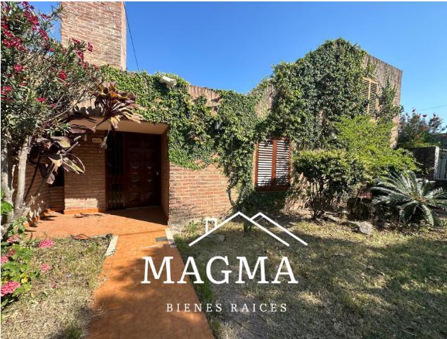 Casa · 204m² · 10 Ambientes · 2 Cocheras