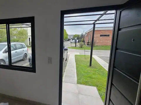 Casa en Alquiler en Umbrales De La Merced, Countries y Barrios Cerrados en Moreno