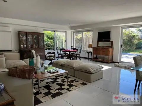 Casa en Venta en San Carlos Country Club, Countries y Barrios Cerrados en Malvinas Argentinas