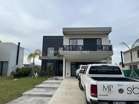 Casa en Venta en Terralagos, Canning