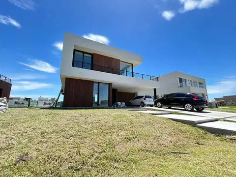 Casa en Venta en Greenville Polo & Resort, Countries y Barrios Cerrados en Berazategui