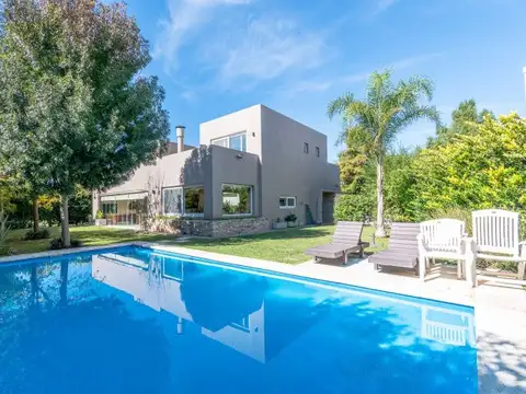 Casa en Venta en Ayres Plaza, Countries y Barrios Cerrados en Pilar
