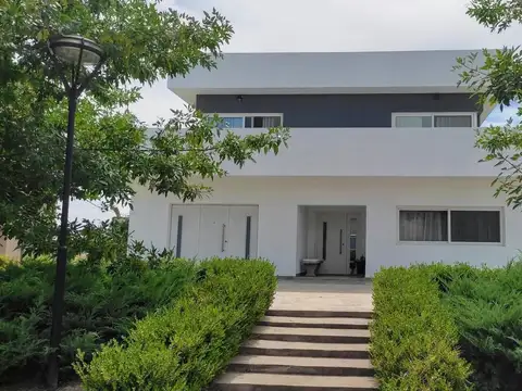 Casa en Venta en El Cantón - Barrio Golf, Countries y Barrios Cerrados en Escobar