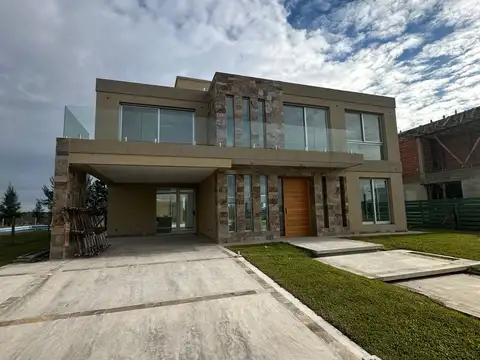 Casa en Venta en Countries y Barrios Cerrados en Ezeiza, Partido de Ezeiza