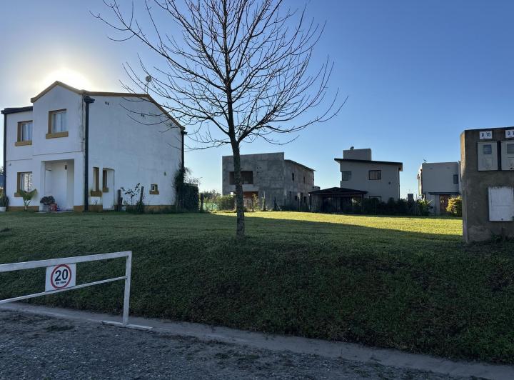 Terreno · 402m²