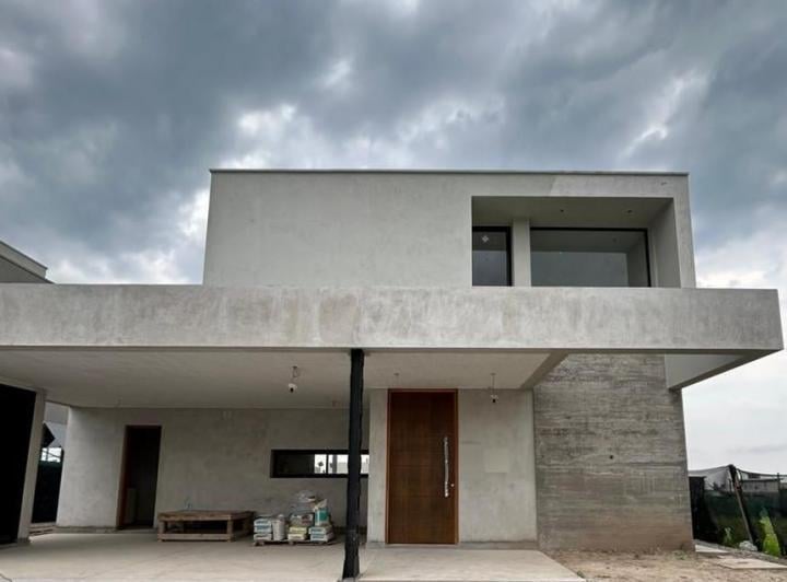 Casa · 390m² · 3 Dormitorios · 2 Cocheras