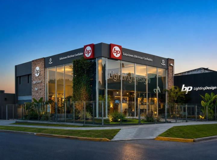 Local comercial · 400m² · 2 Cocheras