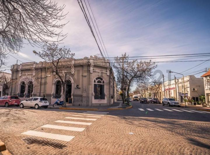 Casa · 310m² · 10 Ambientes