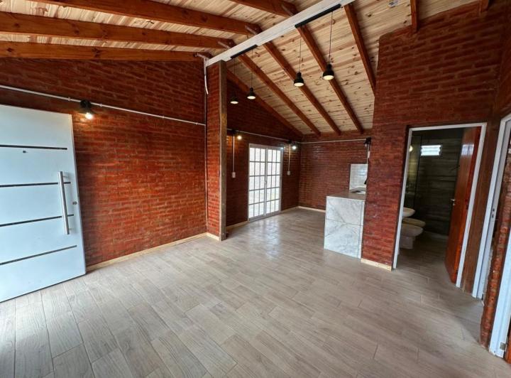 Casa · 68m² · 3 Ambientes · 2 Cocheras