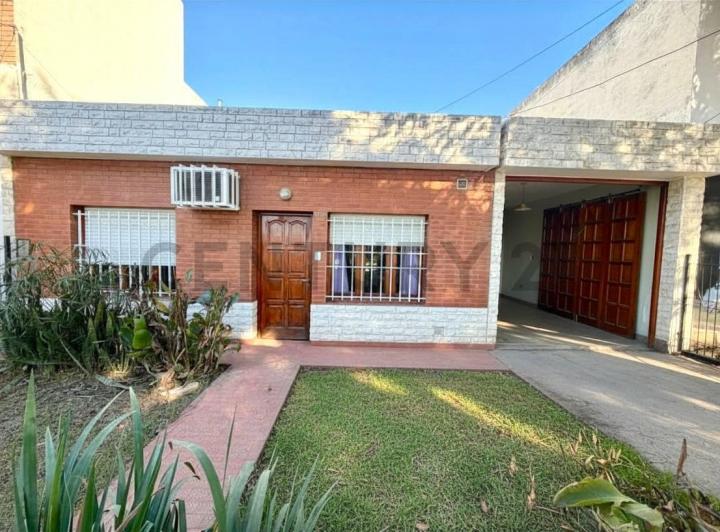 Casa · 113m² · 5 Ambientes · 1 Cochera