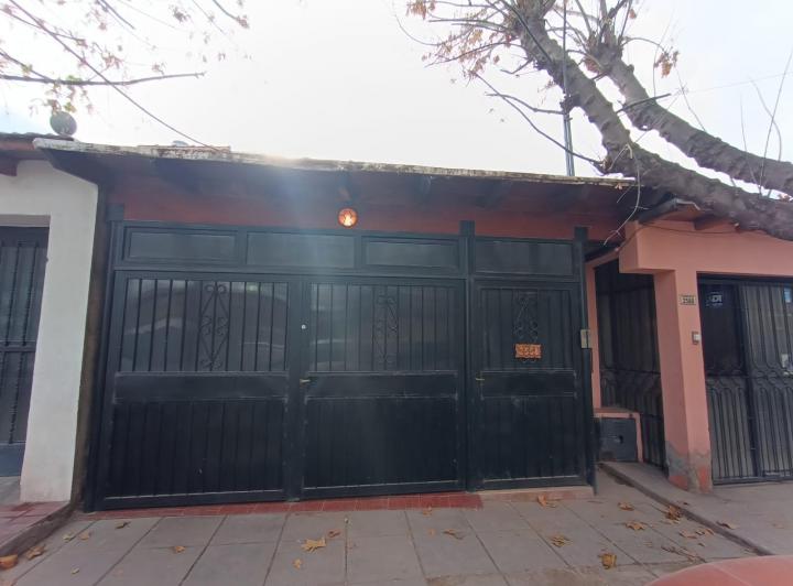 Casa · 150m² · 3 Dormitorios · 2 Cocheras
