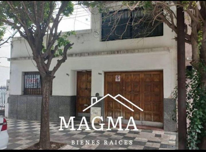 Casa · 156m² · 10 Ambientes · 1 Cochera