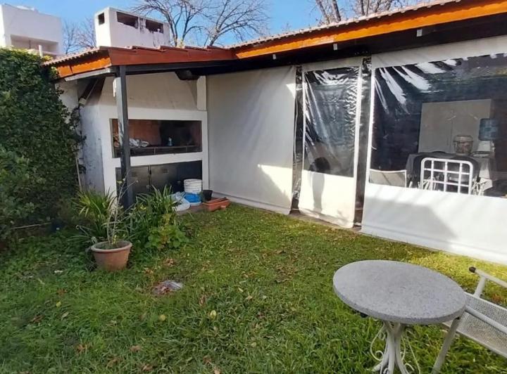 Casa · 160m² · 3 Dormitorios · 2 Cocheras