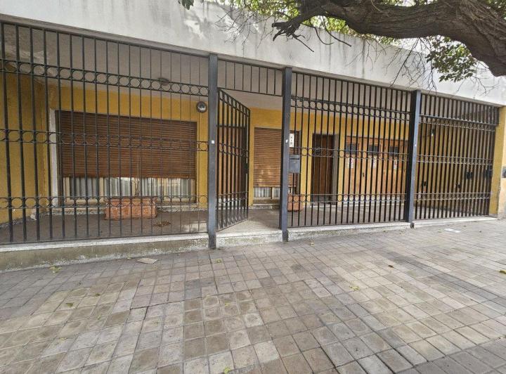 Casa · 200m² · 6 Ambientes · 1 Cochera