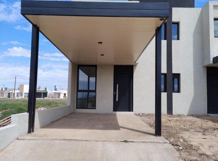 Casa · 70m² · 4 Ambientes · 1 Cochera