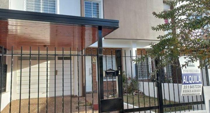 Casa · 130m² · 5 Ambientes · 1 Cochera