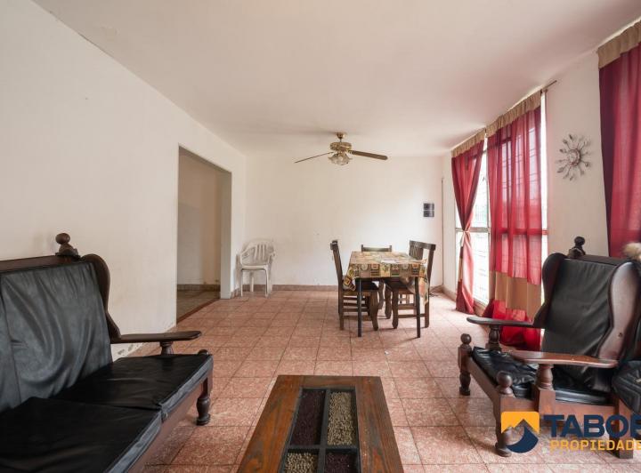 Casa · 117m² · 5 Ambientes · 2 Cocheras