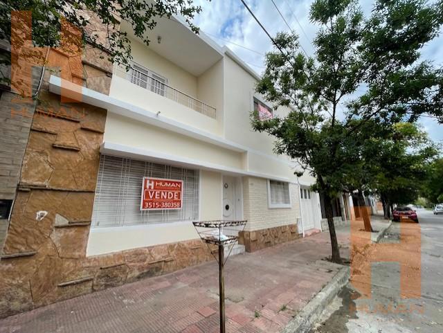 Casa · 149m² · 5 Ambientes · 1 Cochera