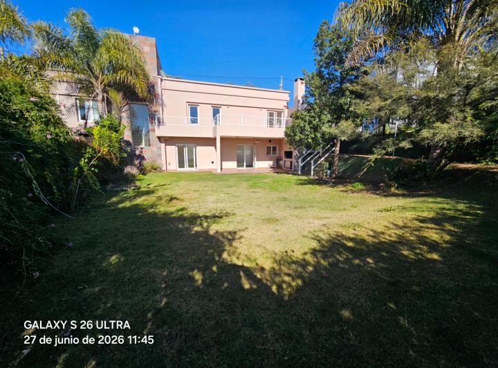 Casa · 150m² · 4 Ambientes · 3 Cocheras