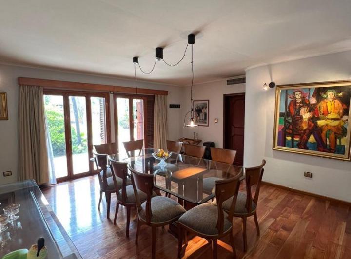Casa · 626m² · 7 Ambientes · 4 Cocheras