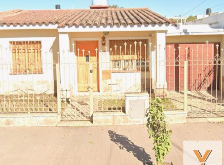 Casa · 180m² · 4 Ambientes · 1 Cochera