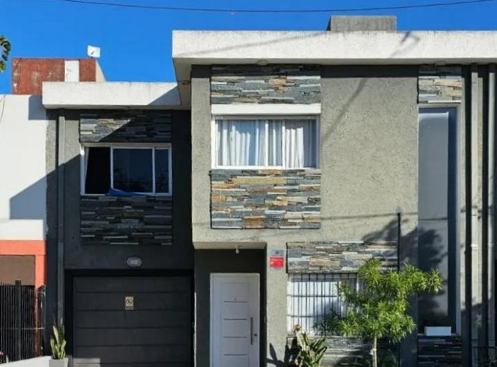 Casa · 110m² · 3 Dormitorios · 1 Cochera