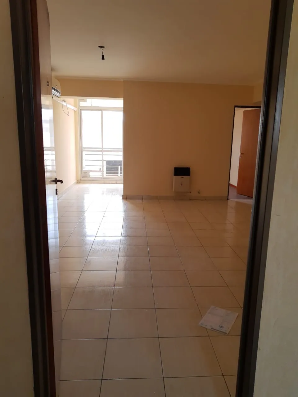 CASEROS 874 SE ALQUILA AMPLIO DPTO 2 DORM-2BAÑOS-LUMINOSO