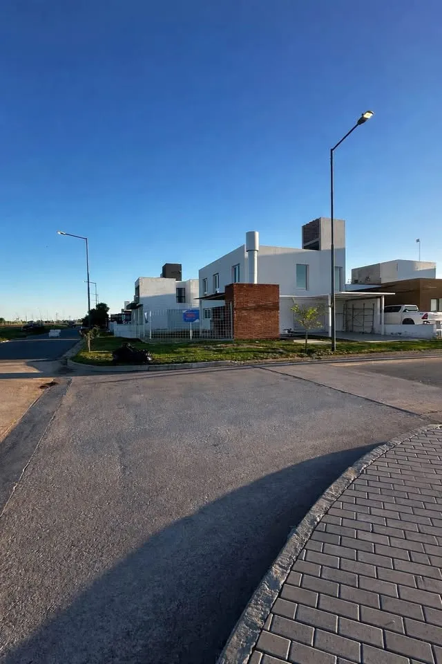 PRADOS DE MANANTIALES CASA 3 DORMIT  COCH DOBLE