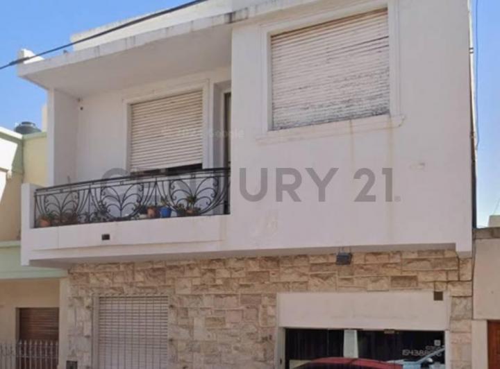 Casa · 280m² · 6 Ambientes