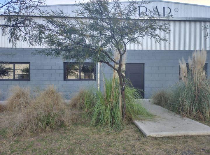 Bodega-Galpón · 1000m² · 3 Ambientes