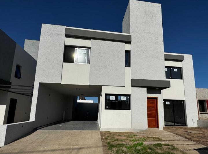 Casa · 160m² · 6 Ambientes · 1 Cochera
