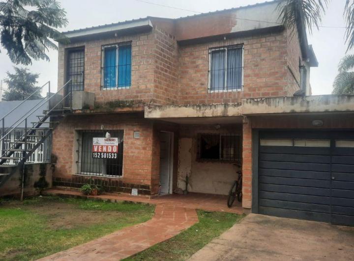 Casa · 220m² · 1 Ambiente · 2 Cocheras