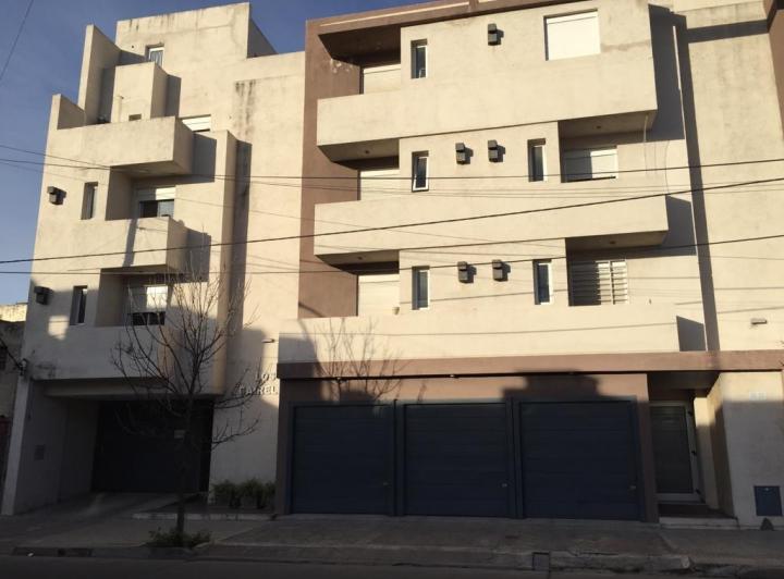 Departamento · 75m² · 4 Ambientes · 2 Cocheras