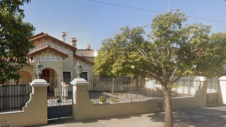 Casa · 417m² · 6 Ambientes · 4 Cocheras