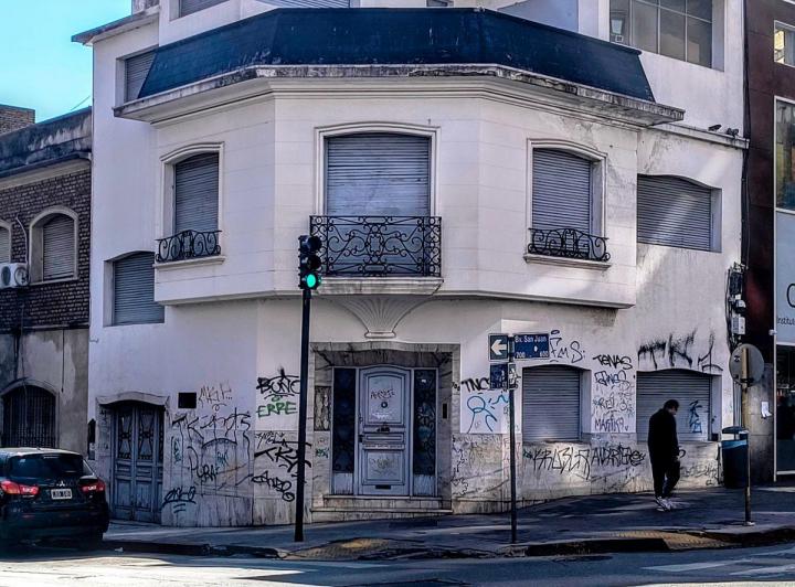 Casa · 175m² · 9 Ambientes · 1 Cochera