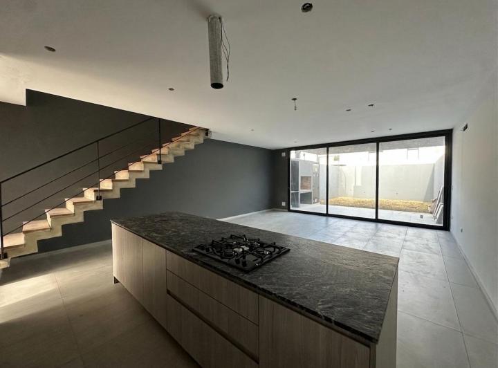 Casa · 155m² · 4 Ambientes · 2 Cocheras