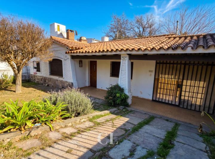 Casa · 184m² · 8 Ambientes · 1 Cochera