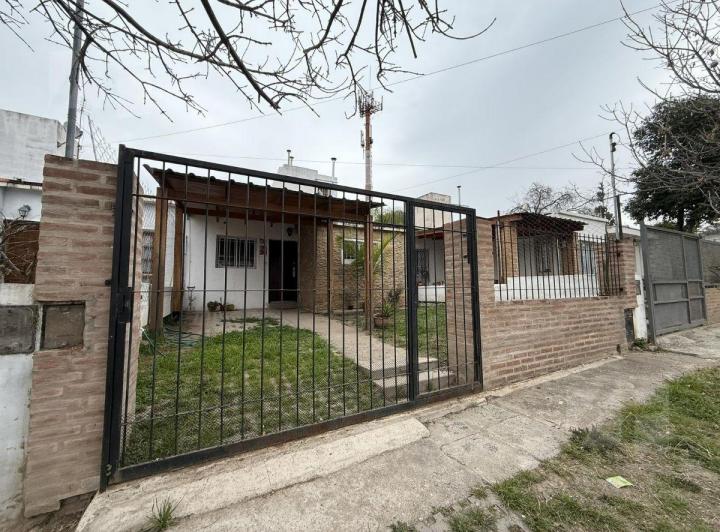 Casa · 60m² · 4 Ambientes · 1 Cochera