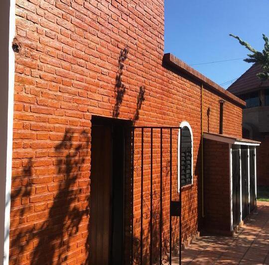 Casa · 252m² · 4 Ambientes · 6 Cocheras