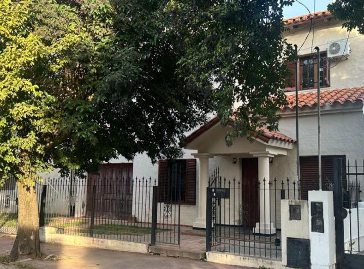 Casa · 161m² · 7 Ambientes · 1 Cochera