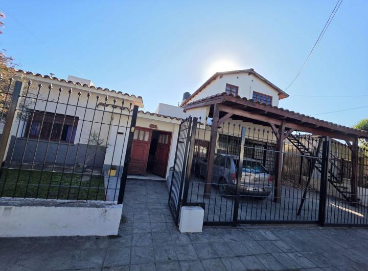 Casa · 400m² · 12 Ambientes · 3 Cocheras