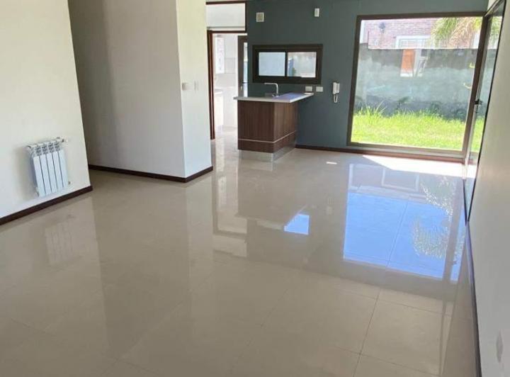 Casa · 150m² · 5 Ambientes · 2 Cocheras