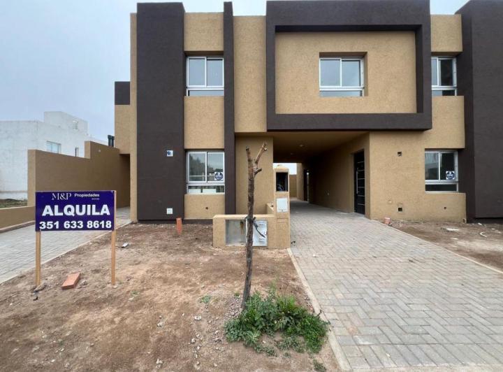 Casa · 94m² · 4 Ambientes · 1 Cochera