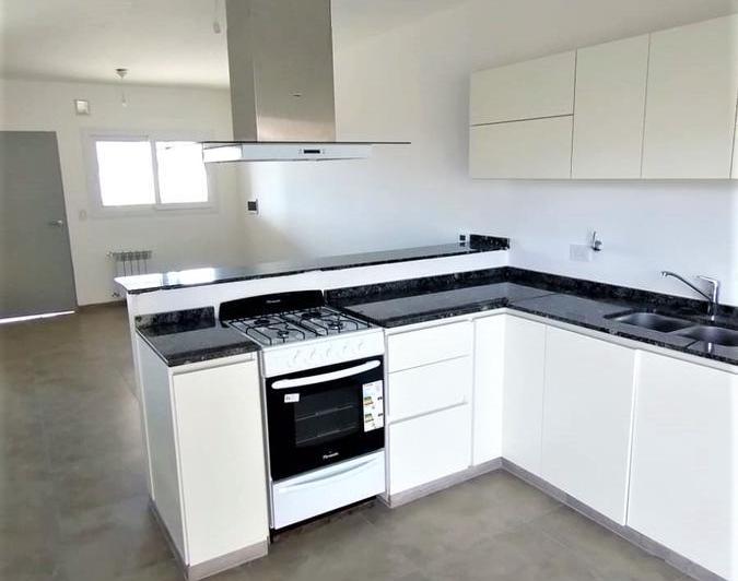 Casa · 95m² · 4 Ambientes · 1 Cochera