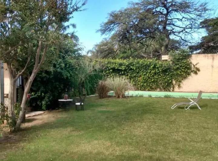 Casa · 340m² · 5 Ambientes · 2 Cocheras