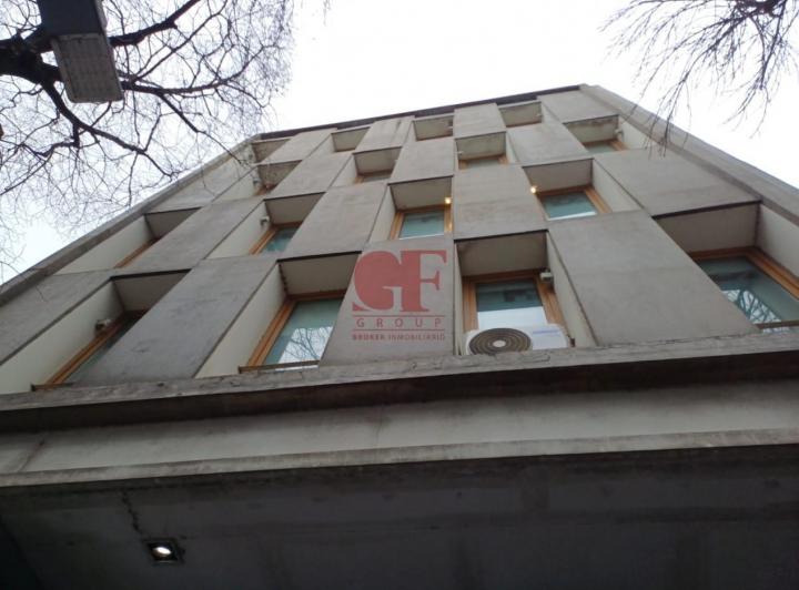 Terreno · 2000m² · 19 Ambientes · 10 Cocheras