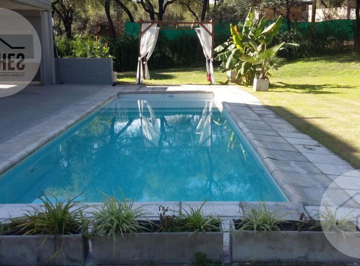 Casa · 630m² · 5 Ambientes · 3 Cocheras