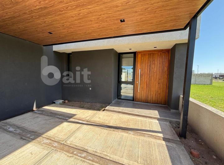 Casa · 180m² · 3 Ambientes · 2 Cocheras