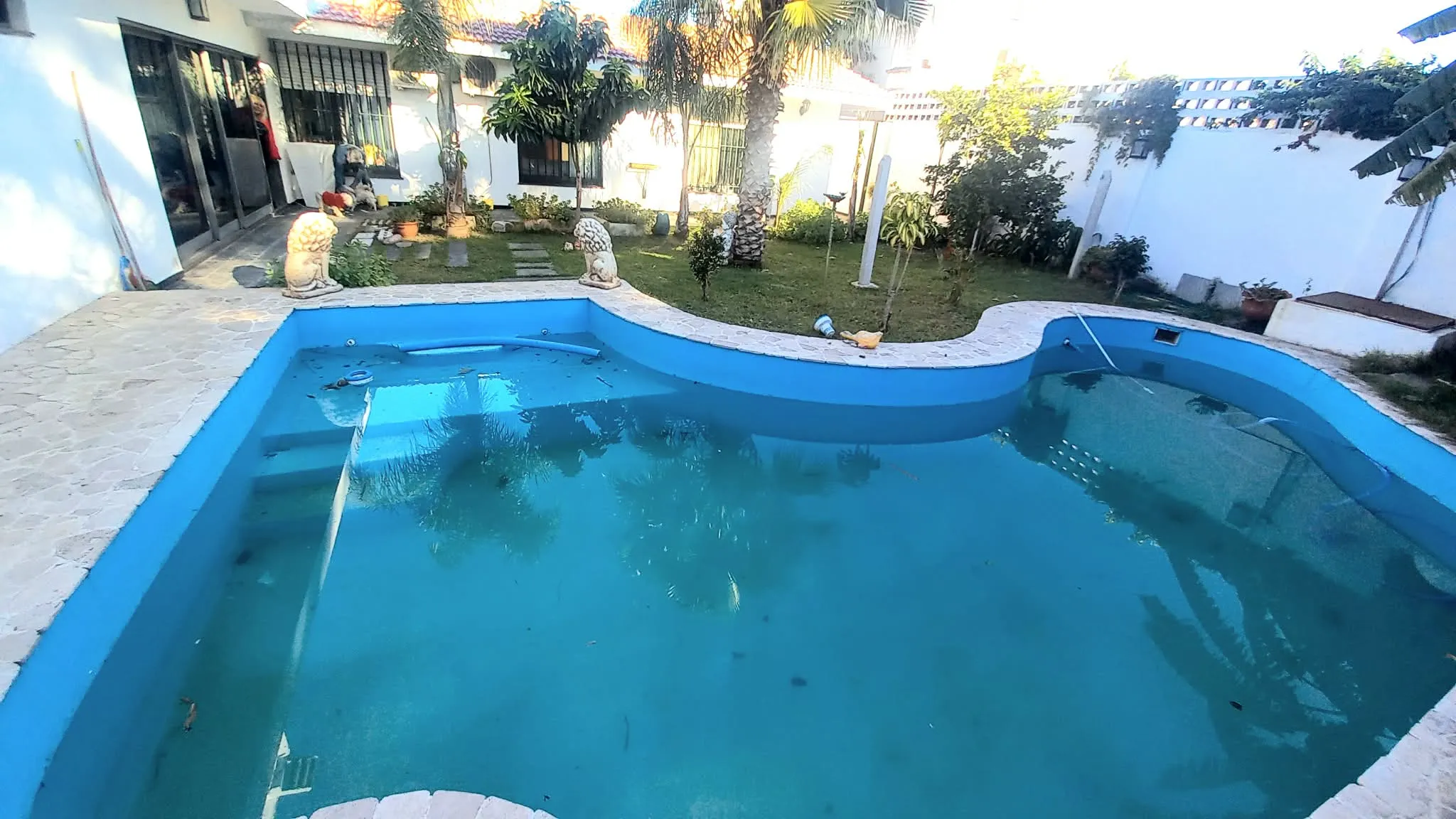 BELLA CASA 4 dor 5 bñ JACUZZI COCHERA calef refri central PISCINA ASADOR QUINCHO
