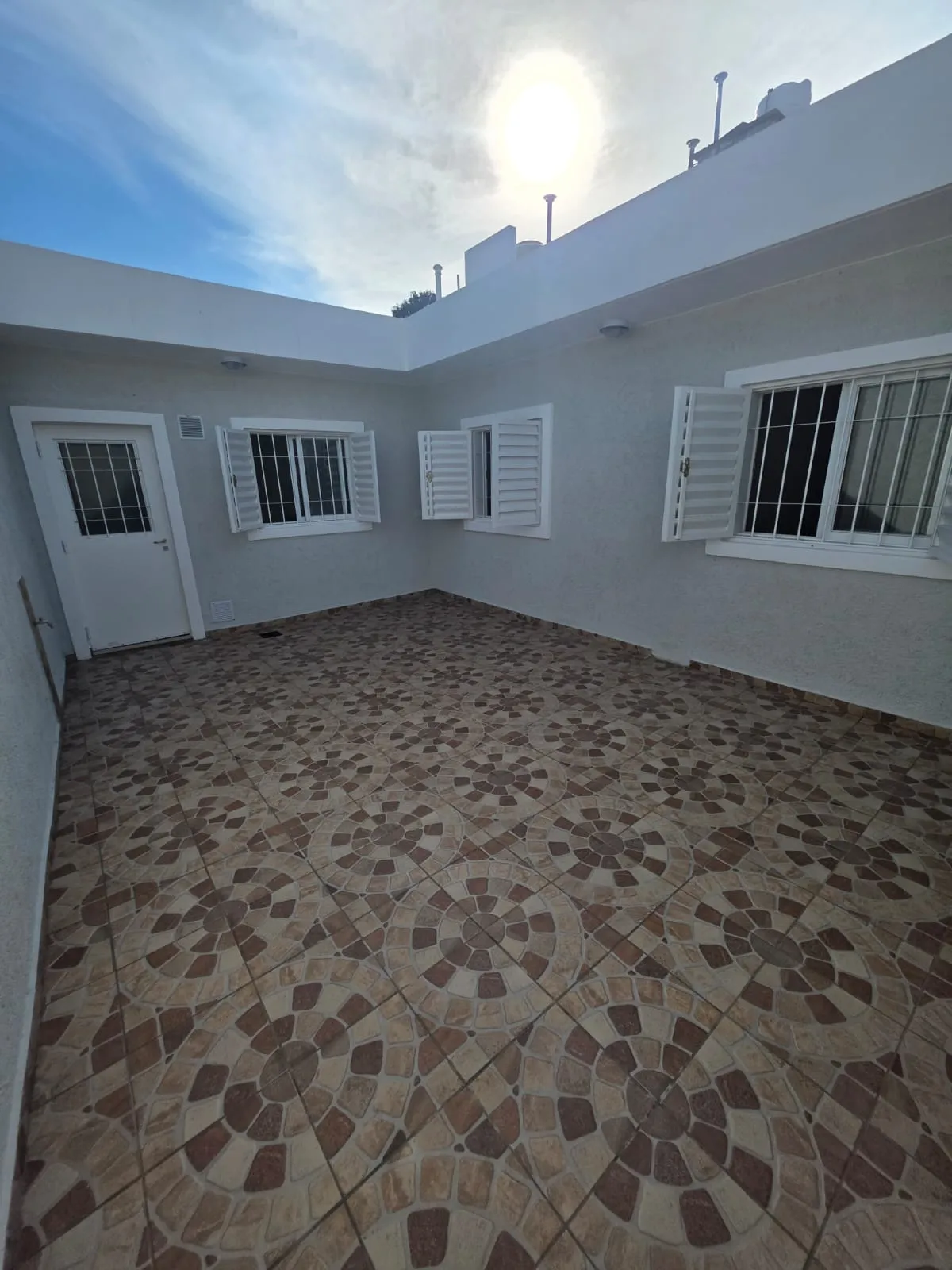 ALQ  DEPTO. 2 DOR  con PATIO A ESTRENAR ! B° SAN FERNANDO  sin expensas!